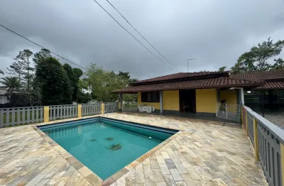 Chácara completa de 4.000m² no armando cunha em peruíbe – piscina, lago, edícula e ampla área gourmet!