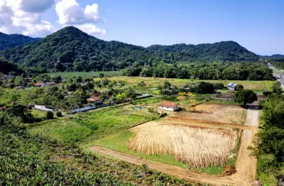 Terrenos amplos em ana dias – lado praia, em frente à rodovia, com condições facilitadas