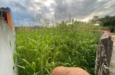 Terreno de Esquina com 313m² no Balneário São João Batista em Peruíbe – Lado Praia a 1.400m do Mar, Rua Calçada e Escritura
