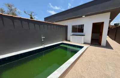 Casa com Piscina no Luizamar Mirim em Itanhaém – Aceita Financiamento