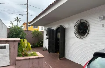 Casa Lado Praia no Jardim Suarão – 5 Dormitórios, Piscina e Edícula