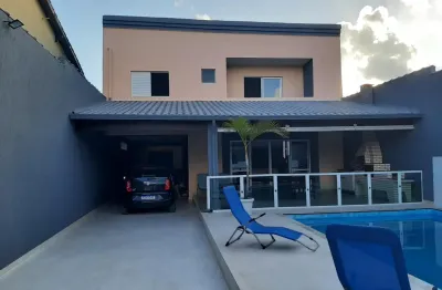 Casa a 200m do Mar no Balneário Jequitibá – 5 Dormitórios, Piscina e 8 Vagas | Permuta