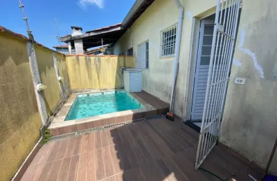 Casa na praia com piscina em itanhaém por r$ 210.000,00