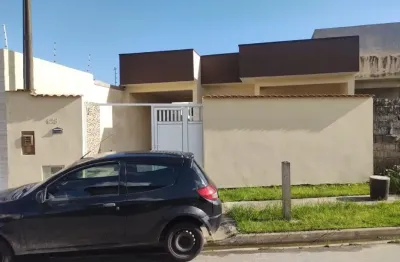 Casa na praia com 2 quartos em peruíbe por r$ 255.000,00