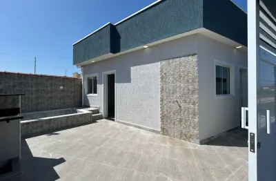 Casa com piscina e área gourmet à venda no suarão – itanhaém/sp, a 200m da rodovia, com escritura e financiamento bancário disponível!