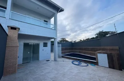Casa lado praia frente mar , possui área gourmet com piscina , em itanhaém por r$ 360.000,00