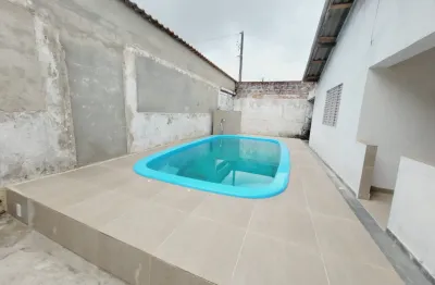 Casa lado a praia a 900 metros do mar, com 2 quartos, area gourmet e piscina