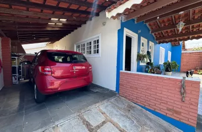 Casa lado a praia a 1000 metros do mar com 3 quartos e area gourmet com churrasqueira.