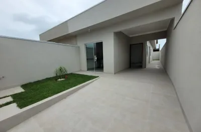 Casa localizada lado praia a 2000 metros do mar com 2 quartos, possuindo area gourmet