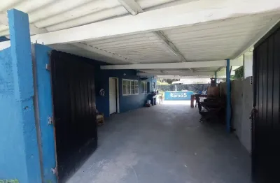 Casa localizada lado serra a 1500 metros da rodovia, area gourmet com churrasqueira e piscina