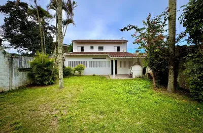 Casa lado praia a 500 metros do mar com 3 quartos e area com churrasqueira