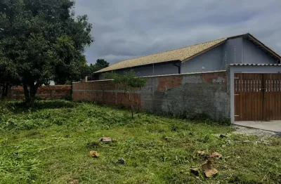 Terreno localizado lado praia a 1500 metros do mar com lote de 260m²