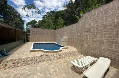 Chácara localizada lado serra a 4000 metros da rodovia com 3 quartos e area gourmet com churrasqueira