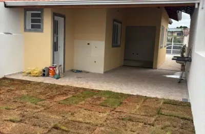 Casa localizada lado praia a 1200 metros do mar com 2 quartos sendo 1 suíte e area gourmet com churrasqueira e piscina