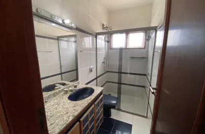 Casa no Centro de Itanhaém lado praia a 60 metros do mar com 4 dormitórios (3 suítes), piscina, área gourmet com churrasqueira, 3 salas e aceita financiamento bancário