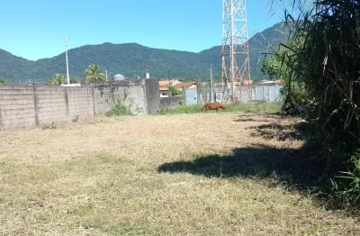 Terreno localizado lado praia no bairro Estância dos Eucaliptos em Peruíbe a 212 metros do mar, em rua asfaltada, com 360m² e escritura definitiva
