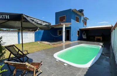 Casa localizada em Itanhaém, lado praia à 600m do mar, rua de terra, 2 quartos, 2 banheiros, piscina, área gourmet com churrasqueira, vaga para 6 carros