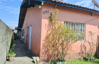 Casa localizada lado praia no bairro Gaivota em Itanhaém a 1,3 km do mar com 2 casas no terreno e vaga para 2 automóveis