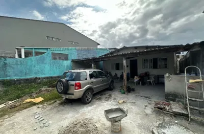 Casa localizada lado praia no Cibratel 1, a 1 km da praia, com 285 m², 3 dormitórios, área de serviço, 6 vagas de garagem, documentação Contrato + IPTU