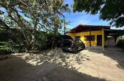 Chácara localizada lado serra em Peruíbe, a 500 m da rodovia, com 2 dormitórios, 1 banheiro, sala, cozinha, 20 vagas de garagem, área gourmet e churrasqueira – Escritura.