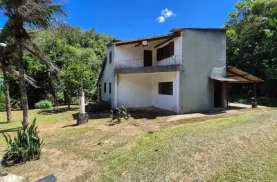 Chacara localizada lado serra, a 15000 metros da rodovia, com 3 quartos, area gourmet com churrasqueira e lago