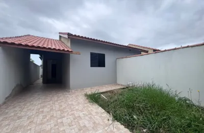 Casa localizada lado serra a 1000 metros da rodovia em rua calçada, com 2 quartos - Escritura