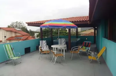 Casa à venda no centro de peruíbe - r$ 1.050.000,00.