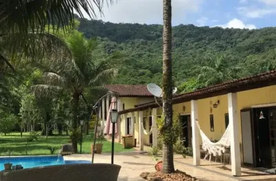 Chácara com 3 quartos, piscina e área gourmet em iguape.