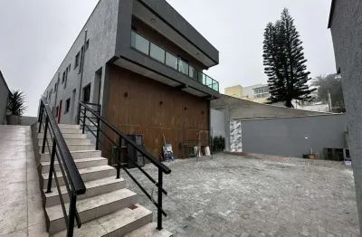 Casa frente mar com 2 quartos, piscina e churrasqueira em itanhaém.