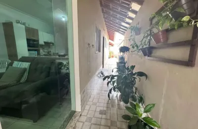 Casa com 2 quartos e área gourmet com churrasqueira em itanhaém.