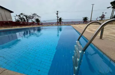 Apartamento na praia com 3 quartos e piscina em itanhaém.