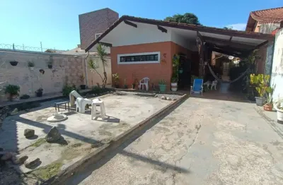 Casa com 5 quartos e espaço para piscina em itanhaém.