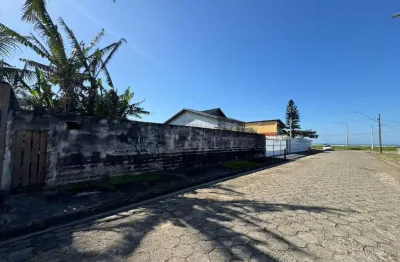 Terreno à 50m do mar com liberação ambiental em peruíbe.