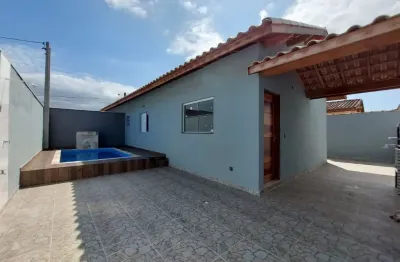 Casa na praia com 2 quartos e piscina em itanhaém - r$ 420.000,00.