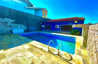 Casa frente mar com piscina e 3 quartos em itanhaém - r$ 450.000,00.