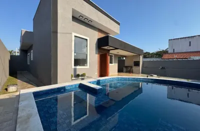 Casa na praia com piscina e 2 quartos em itanhaém - r$ 469.000,00.