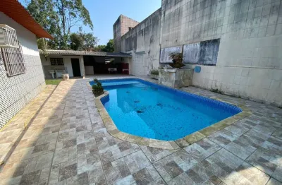 Chácara com 3 quartos, piscina e área gourmet em itanhaém.