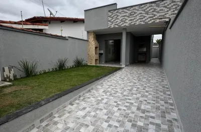 Casa com 2 quartos e área gourmet com churrasqueira em peruíbe.