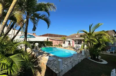 Casa na praia com 4 quartos e piscina em itanhaém - r$ 850.000,00.