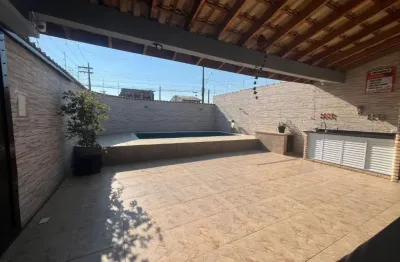 Casa com piscina, 5 quartos e churrasqueira em itanhaém - r$ 950.000,00.