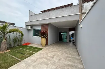 Casa com 130m² de área total com sacada, no bairro parque turístico