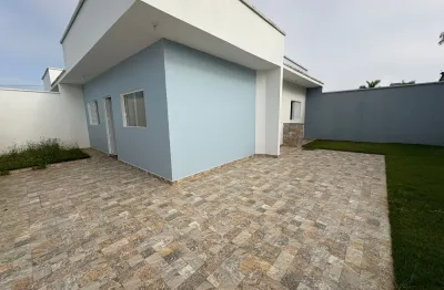 Casa à 500m do mar com 170m² de área total, no bairro maria helena novaes