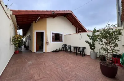 Casa geminada com área gourmet e piscina, no bairro jardim magalhães