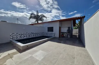 Casa geminada com piscina e área gourmet, no bairro santa terezinha