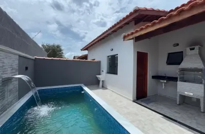 Casa geminada com churrasqueira e piscina, no bairro jamaica
