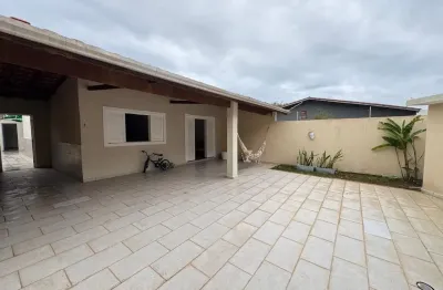 Casa com 3 quartos e área gourmet, no bairro jequitibá, em itanhaém