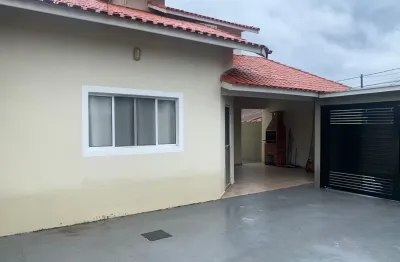 Casa à venda com piscina e área gourmet, no bairro jardim grandesp