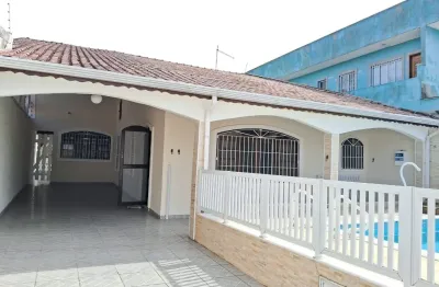 Casa à venda com piscina e área gourmet, no bairro balneário gaivota