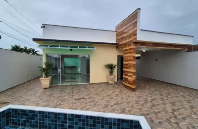 Casa à 500m do mar com piscina e área gourmet, no bairro jardim das palmeiras