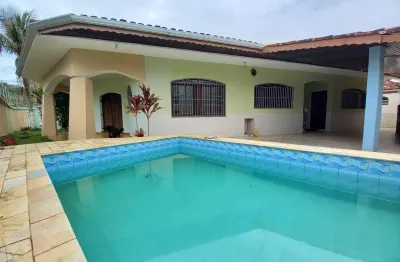 Casa à 200m do mar com piscina e área gourmet, no bairro praia do sonho